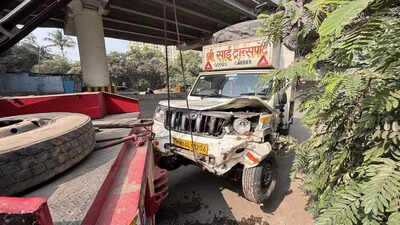 Tempo driver, 2 aides molest teen, beaten up