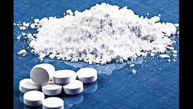 Cops raid hotel for contraband, draw a blank