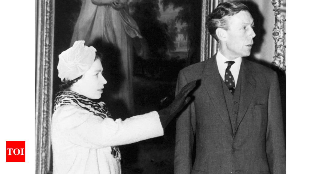 Newly declassified MI5 files reveal Queen Elizabeth II kept in dark about Russian spy in palace