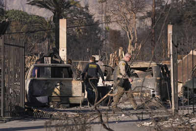 Millions on edge as return of high wind stokes Los Angeles fire risk