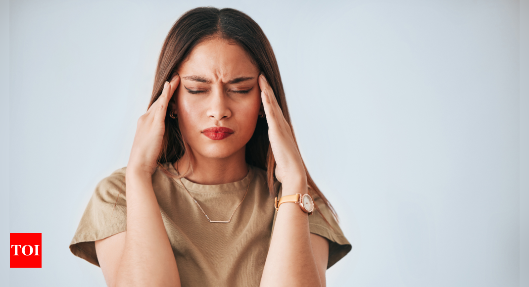 Why do headaches worsen in the winter season? 5 remedies to treat them