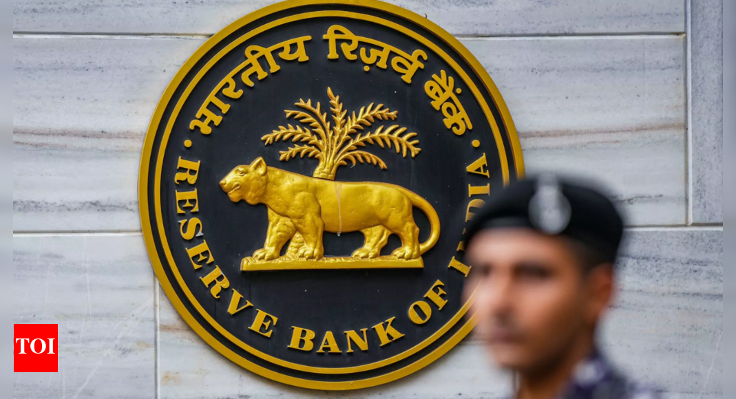 RBI looks to retain stance on rupee amid volatility