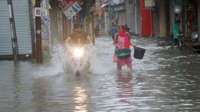 In Kashipur, waterlogging, encroachments key issues