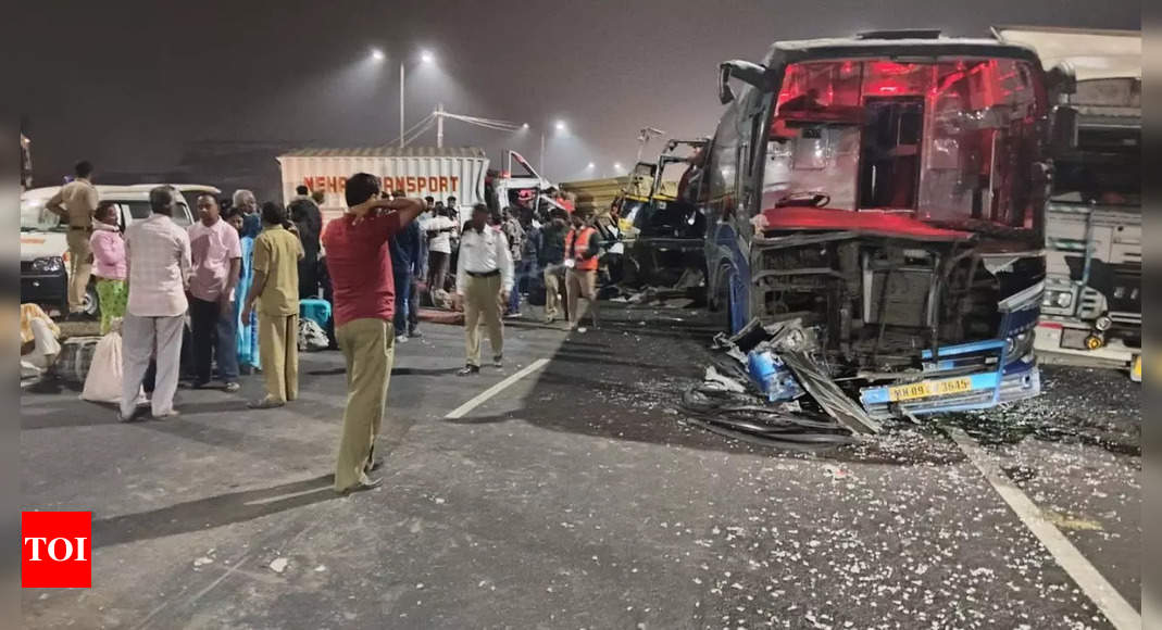 3 dead, 14 injured as container crashes into vehicles on Mumbai-Nashik highway