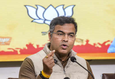 EC asks Delhi police to file case against BJP's Parvesh Verma for distributing shoes