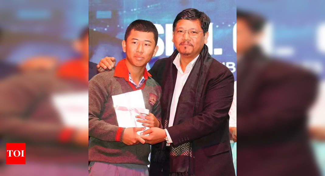 Sangma doles out M-tabs to students, promotes e-education | Guwahati News 