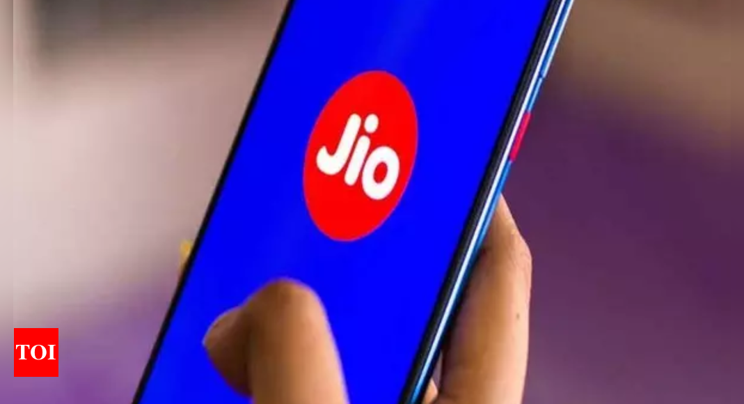 Jio Finance in talks for maiden debt sale