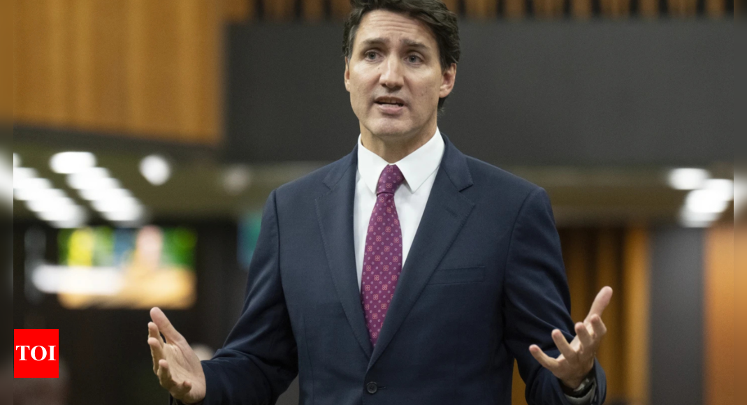 Canada PM Trudeau prepares retaliation as Trump’s tariff threat looms – Times of India