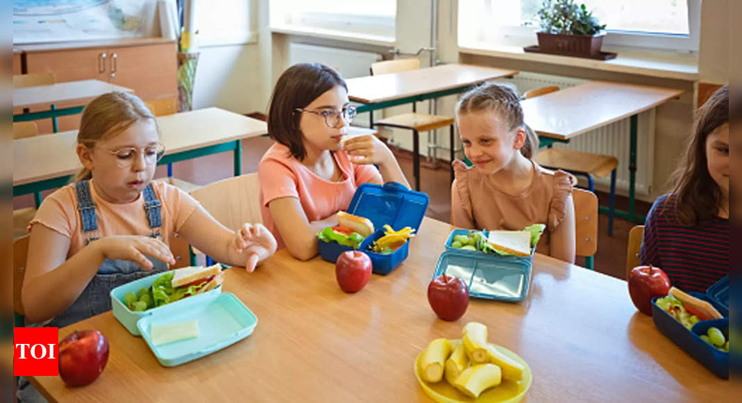 Peaceful lunchbreak of 20 minutes too long for students? Washington school administrators believe so