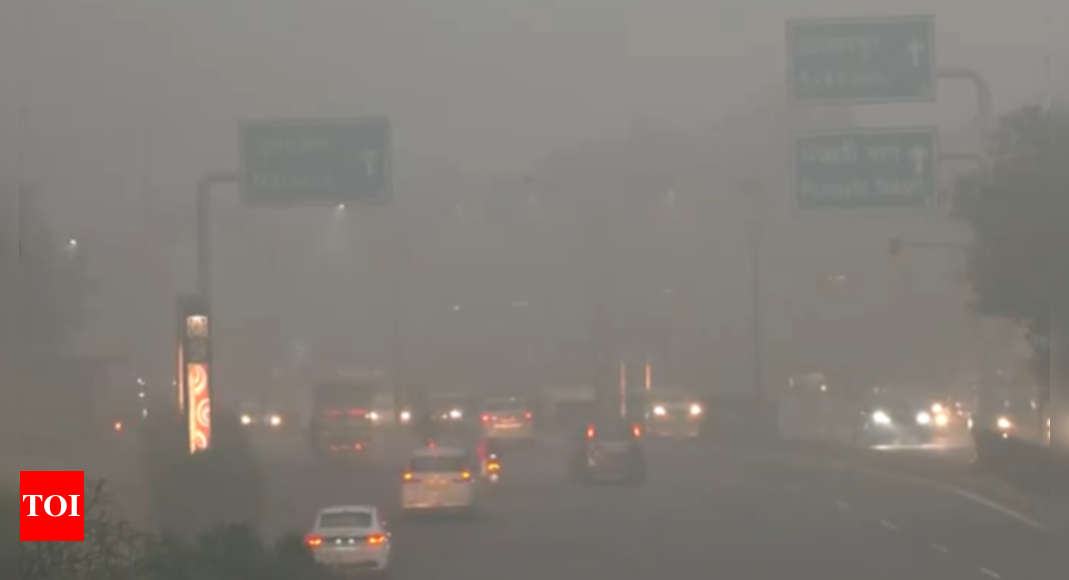 Delhi weather: 27 trains running late, several flights delayed due to fog