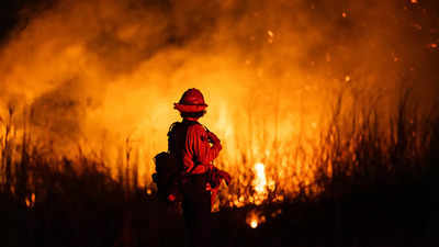 Los Angeles wildfires: Schools rush to find temporary classrooms for displaced students – Times of India