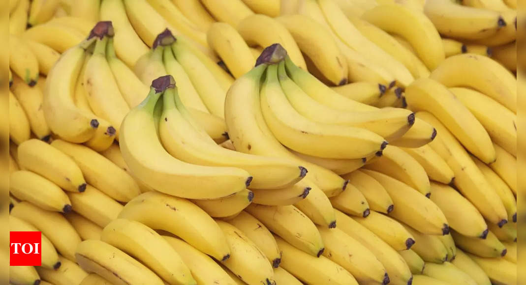 ‘Gora Service Tax’? A foreign tourist got charged an astonishing ₹100 for a single banana; here’s what happened next