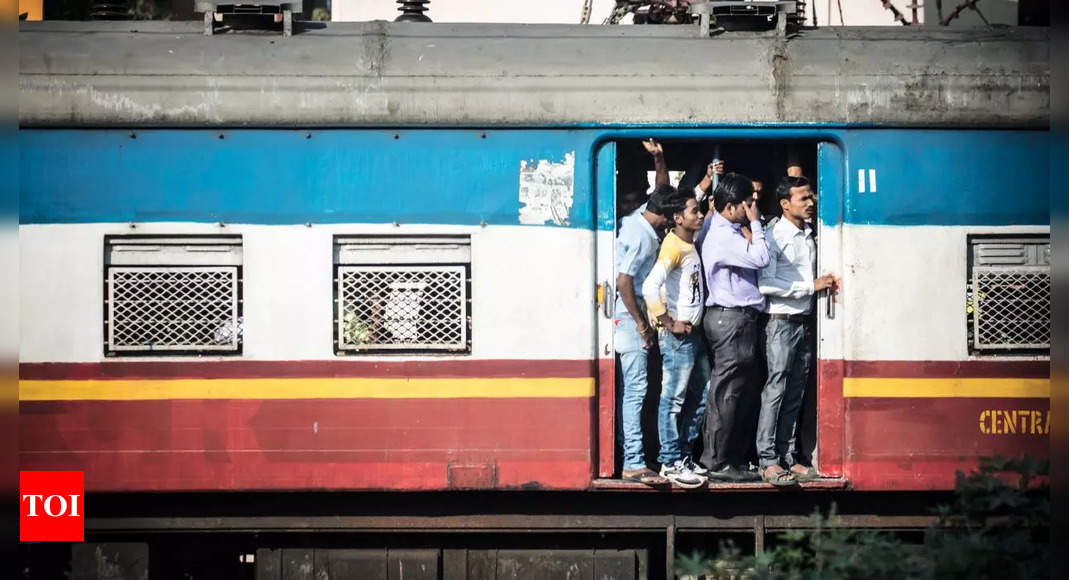 ₹50 change dispute between passenger and railway officer goes viral, angers viewers