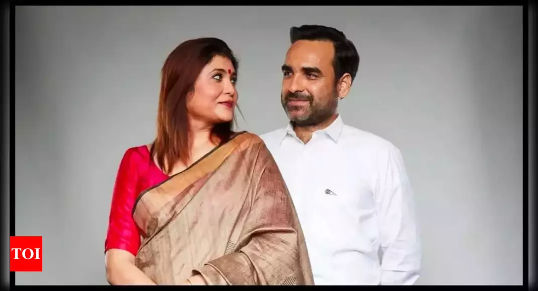 Pankaj Tripathi bows down to his wife Mridula while celebrating their wedding anniversary