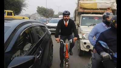 Choked roads, lack of tracks in Gurgaon: Why they ditched cycling to work