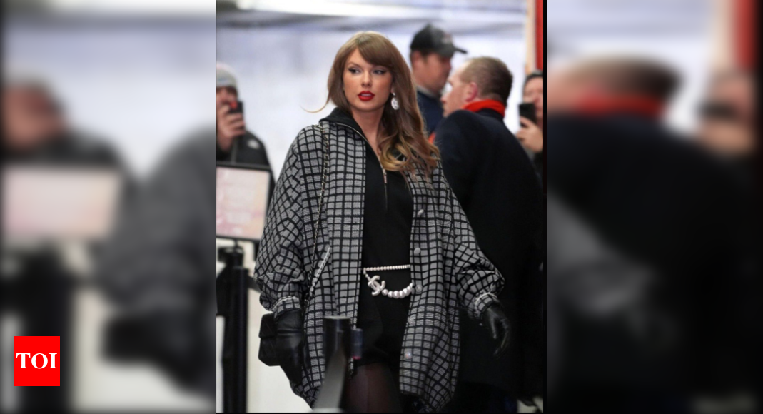 The Lucky Charm Arrives: Taylor Swift Stuns in Monochrome as She Arrives at her First Chiefs Game of this year—Victory Feels Closer Than Ever!