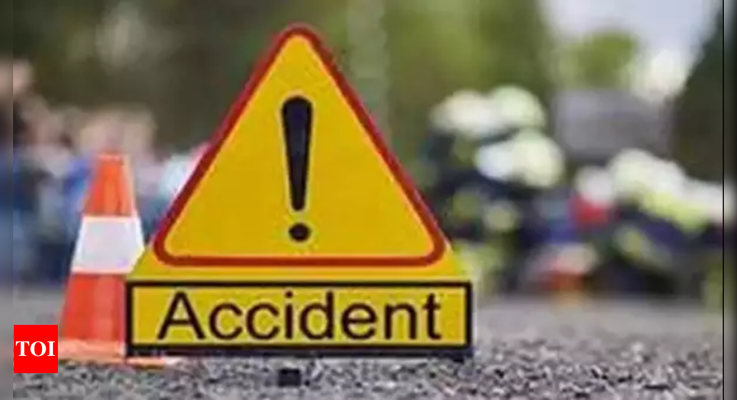 1 dead, 7 injured after SUV carrying baratis collides with stationary truck in UP's Jaunpur