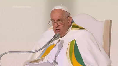 Pope calls for Gaza ceasefire to be 'immediately respected'