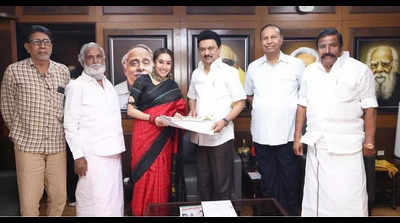 Actor’s daughter joins DMK