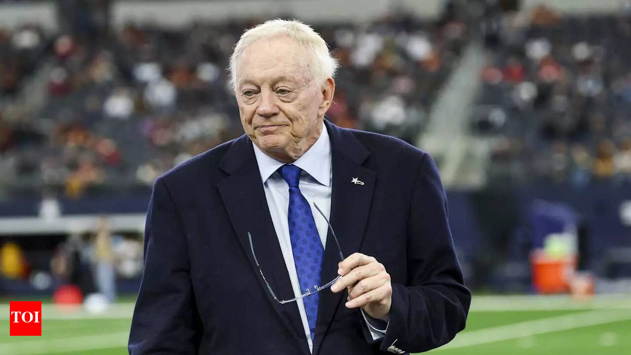 Worst owner/joke of the NFL”: Fans brutally trolls Jerry