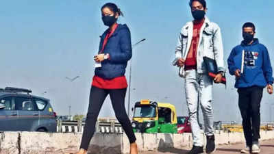 Sun out, Delhi sees its warmest January day in 6 years