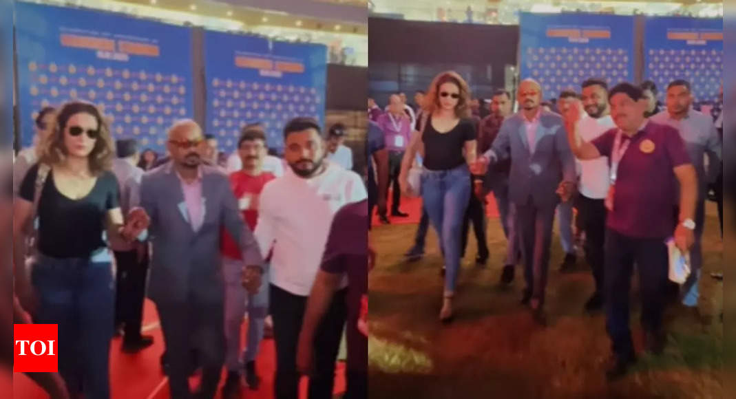 Vinod Kambli struggles to walk, wife offers support at Wankhede Stadium – WATCH | Cricket News – The Times of India