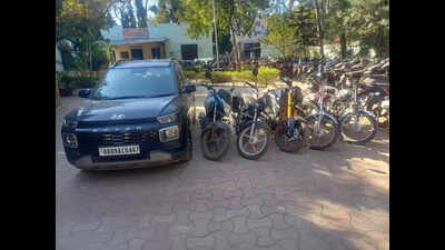 Garhwa SP meets kin of wanted Maoist