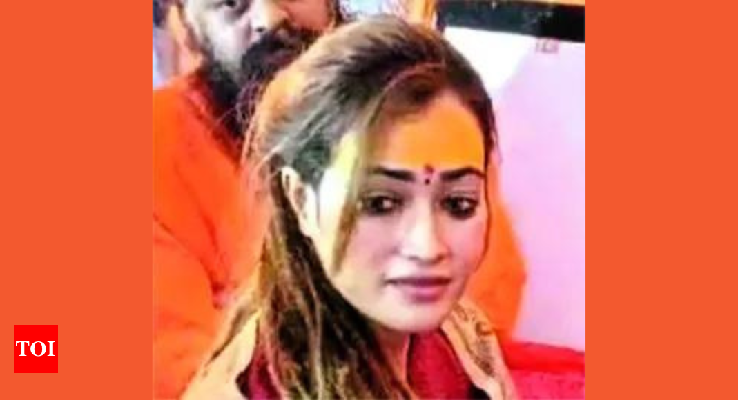 Snan of ‘most beautiful sadhvi’ splits seers at Maha Kumbh