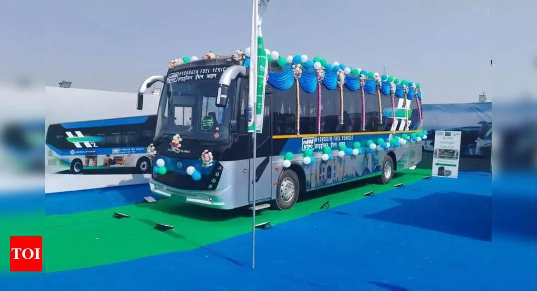 NTPC and MNRE Launch Eco-Friendly Hydrogen Bus at Maha Kumbh Mela