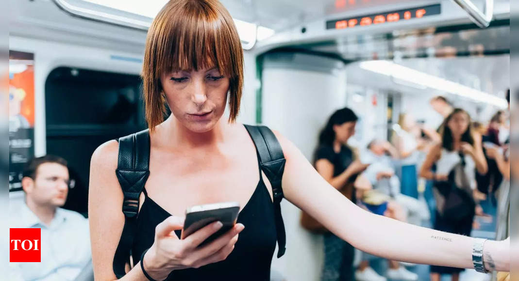 Dutch woman confronts man secretly taking her photos on Delhi-Agra train; this is what happened next