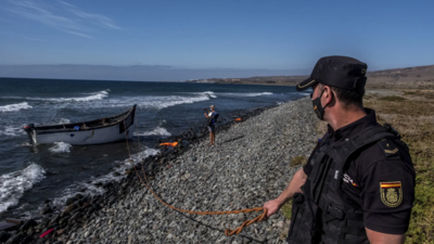 Spain says over 550 migrants reached its Canary Islands in 2 days