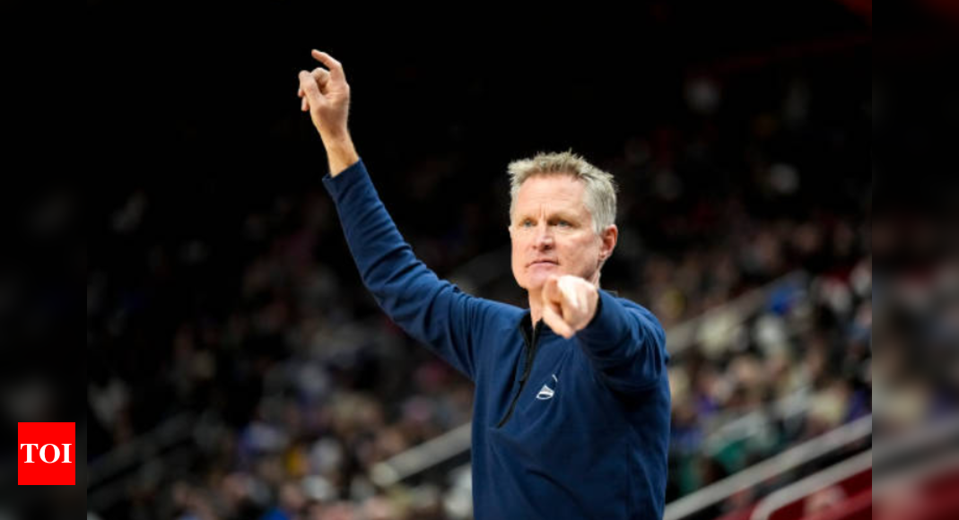 Golden State Warriors' Coach Steve Kerr Challenges Referees Over Disputed Call in Loss to Kings