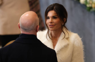 History is Painful. NFL fans shocked to see Tony Gonzalez’s ex-girlfriend, Lauren Sanchez, next to Jeff Bezos as Bezos’ fiancee at Trump’s Inauguration ceremony