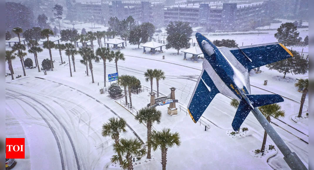 ​Florida sees snow from the historic winter storm, netizens share breathtaking glimpses