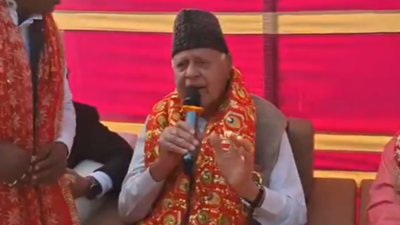 Watch: Farooq Abdullah joins in singing 'Sherawaliye' bhajan at Katra