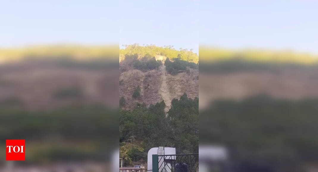 3 consecutive earthquakes Jolt Uttarkashi, triggers landslide on Varunavat 3 consecutive earthquakes Jolt Uttarkashi, triggers landslide on Varunavat