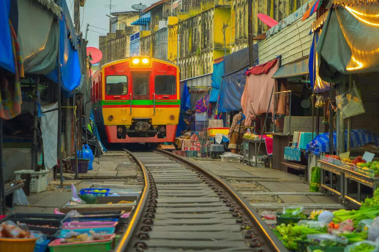 Maeklong Railway Market &ndash; Thailand