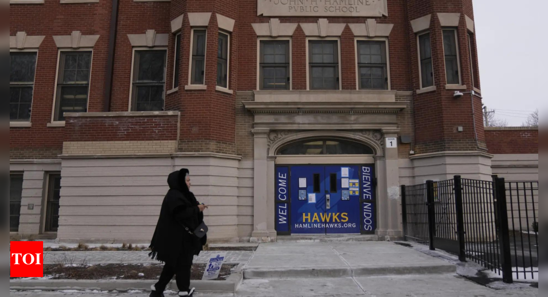 Chicago elementary school mistakes secret service for ICE agents