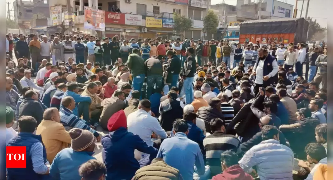 BSP leader succumbs to bullet injuries, family protest by blocking road in Naraingarh