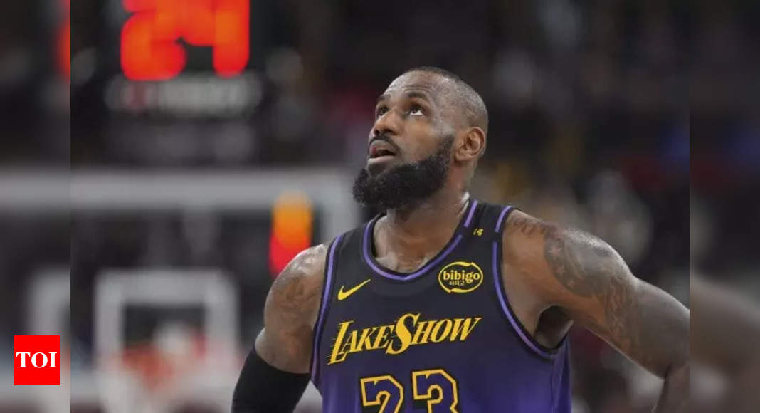 Will LeBron James play tonight against the Golden State Warriors? Latest update on the Los Angeles Lakers star's injury report (January 25, 2025)