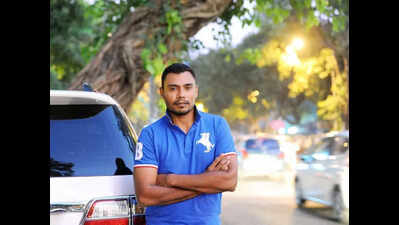 Former Pak cricketer praises Adani for Kumbh seva