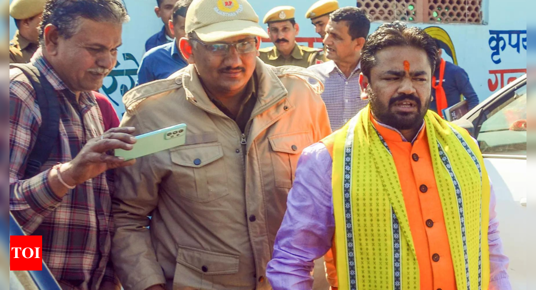 Hindu Sena chief linked to Ajmer dargah suit ‘shot at’