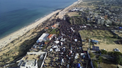 ‘Tens of thousands blocked’: Gazan officials claim people stranded at Israeli barrier despite ceasefire