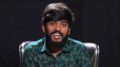 Bigg Boss Kannada 11 Winner: Wild card entrant Hanumantha Lamani lifts the trophy | - The Times of India