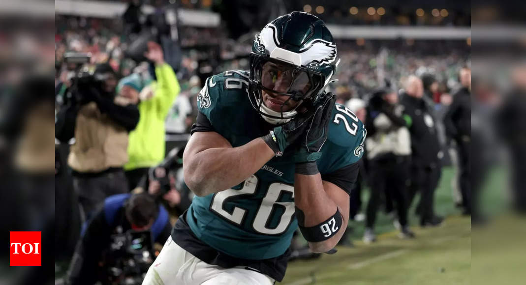 Saquon Barkley successfully avoided an obvious penalty on a significant play for the Eagles against the Commanders