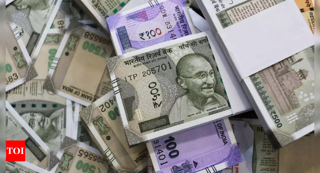 Falling Rs, rising US bond yields fuel FPI exodus, Rs 64k crore taken out in Jan post image