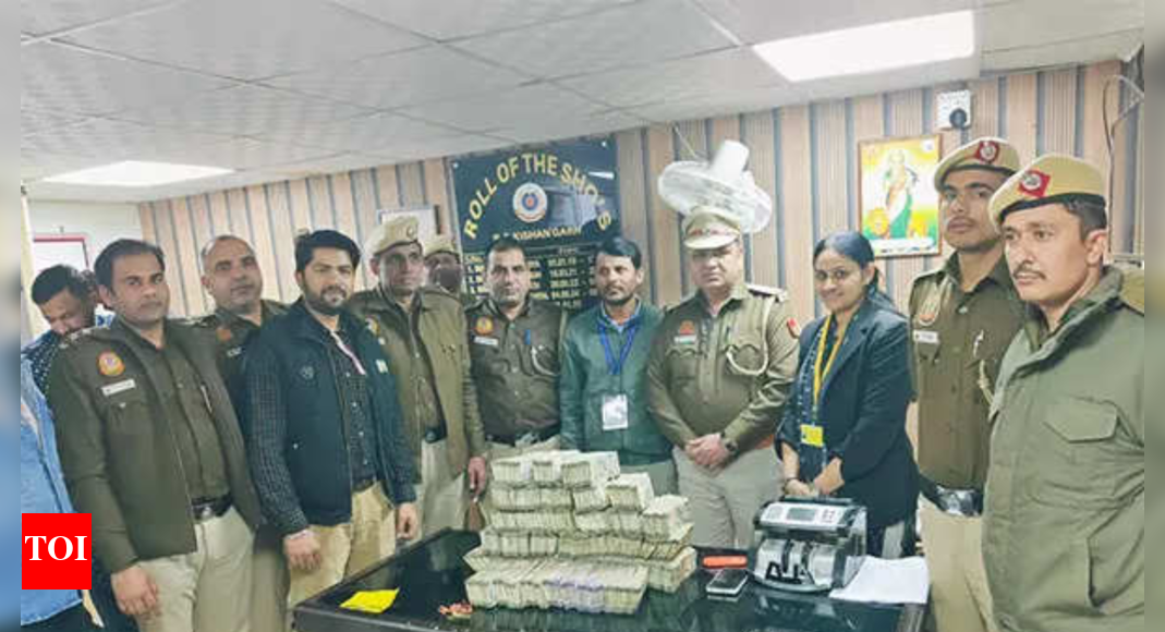 Delhi police arrest 3 people for carrying illegal cash worth Rs 83 lakh