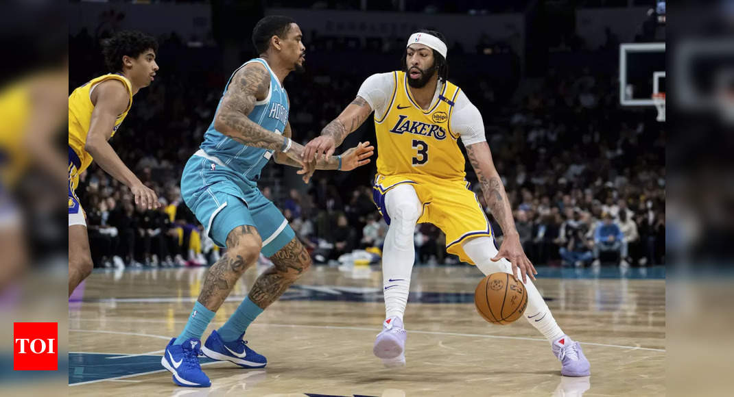 Anthony Davis powers Lakers to victory against Hornets with 42 points