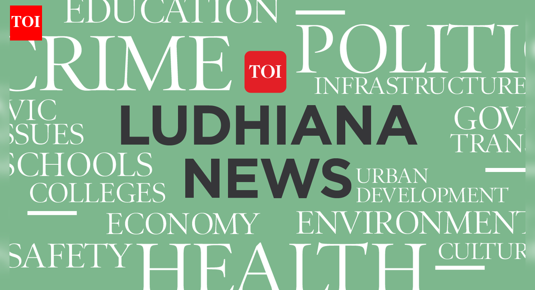 Health department staff from Ludhiana civil surgeon’s office donates manure to flood-hit Dera Baba Nanak farmers in Punjab.