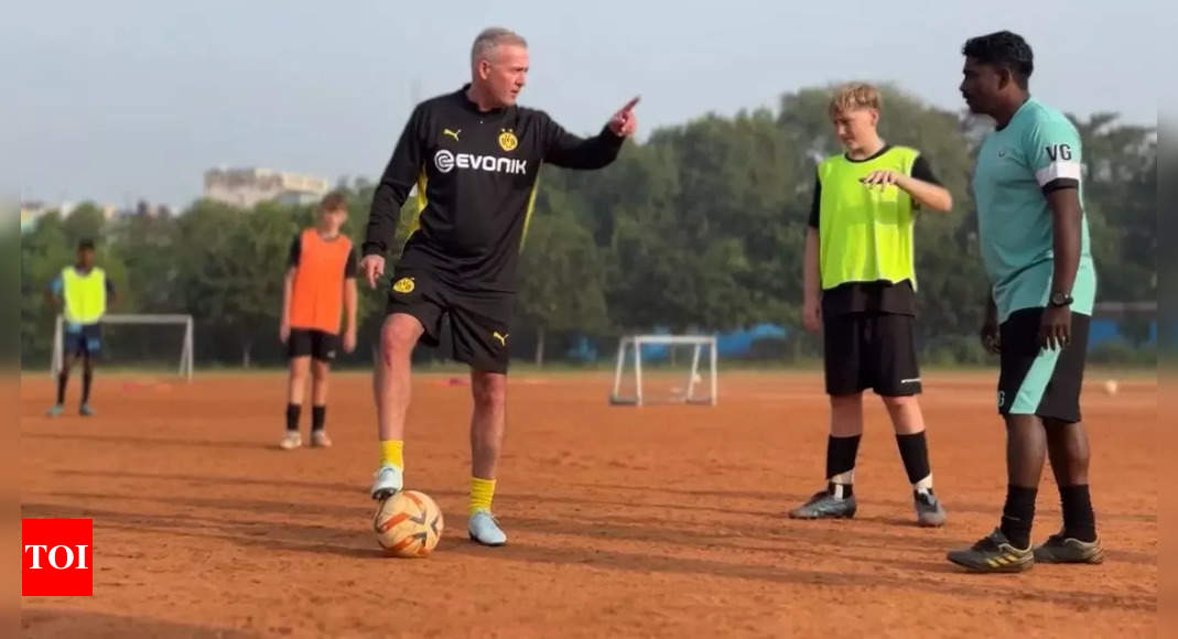 Paul Lambert leads cultural exchange programme between MYFA and Wynnum Wolves in Chennai